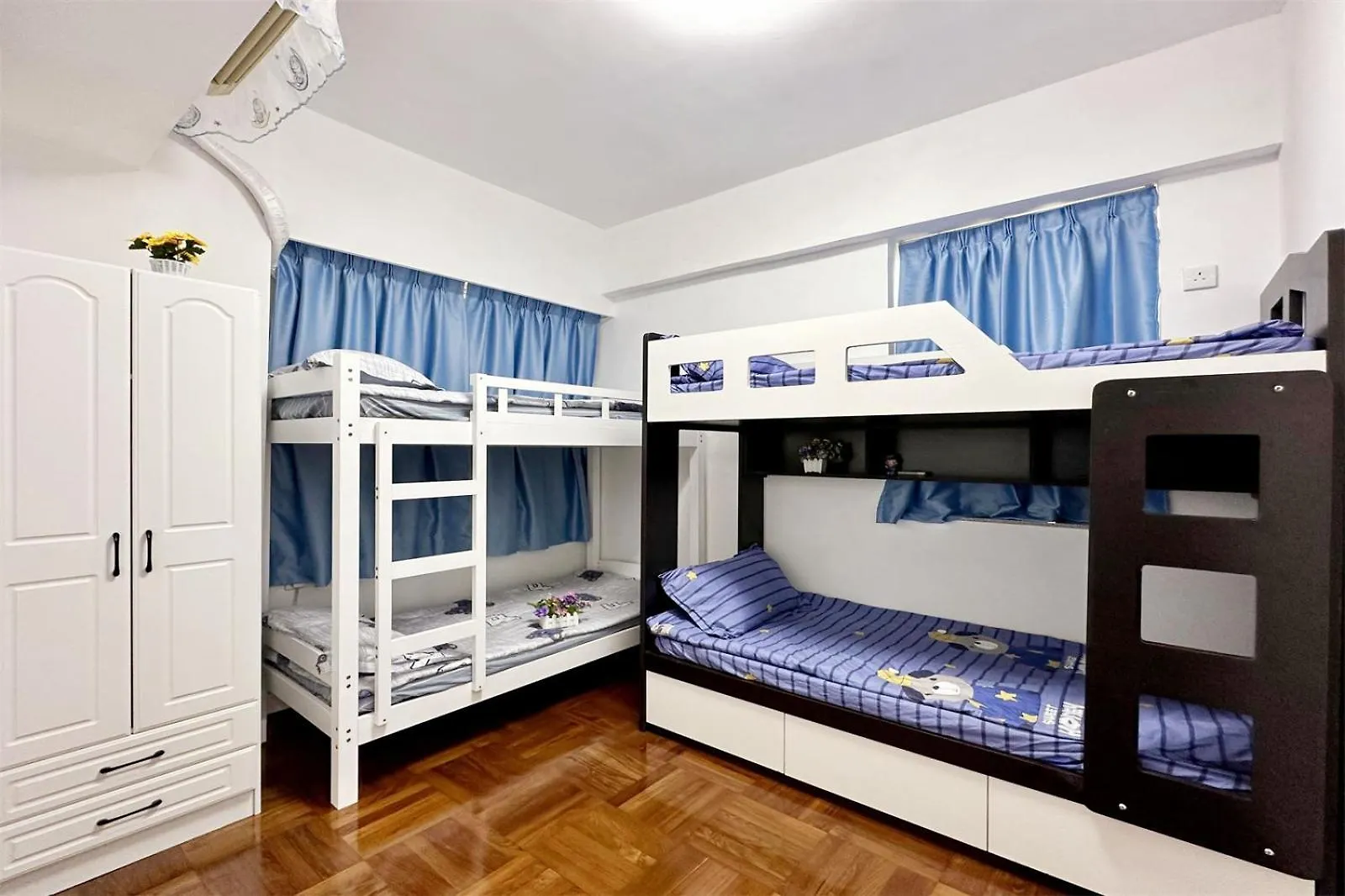 Fantastic Queen Beds, 4Rms Beside Mtr Grand 14Ppls 2 Bathrm Hong Kong China