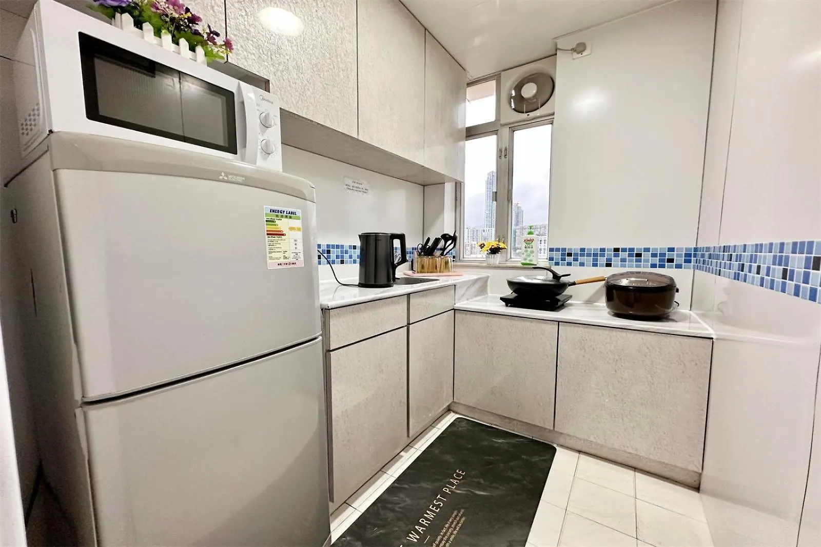 Fantastic Queen Beds, 4Rms Beside Mtr Grand 14Ppls 2 Bathrm Hong Kong Apartment