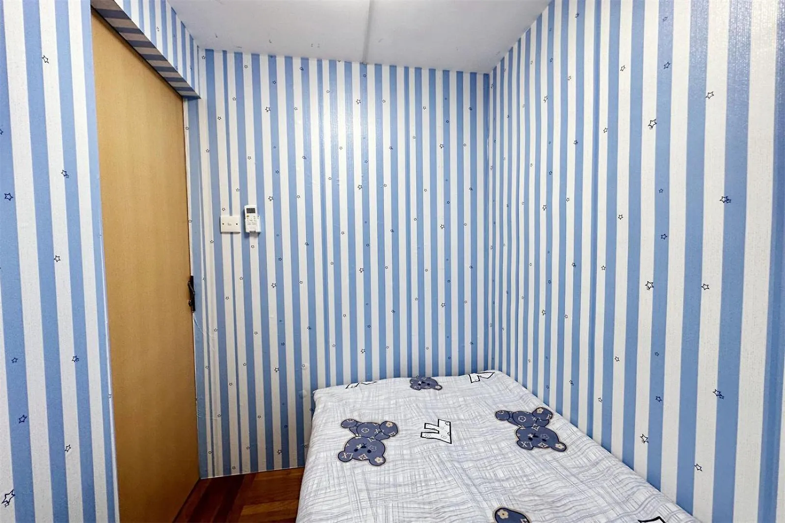 Apartment Fantastic Queen Beds, 4Rms Beside Mtr Grand 14Ppls 2 Bathrm Hong Kong